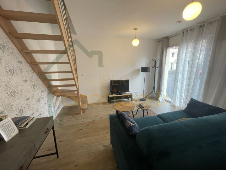 
                                                Location
                                                 Charmant Duplex Meublé de 41 m² à Saint-Quentin 02100