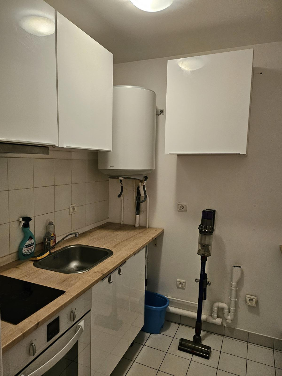 
                                                Location
                                                 Charmant et cosy studio