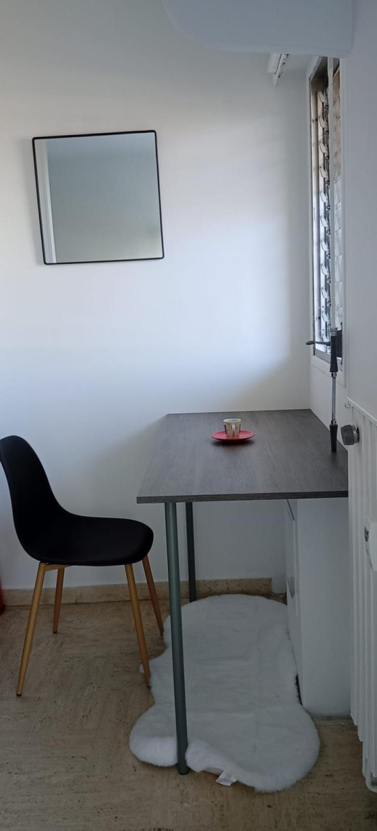
                                                Location
                                                 Charmant et lumineux studio