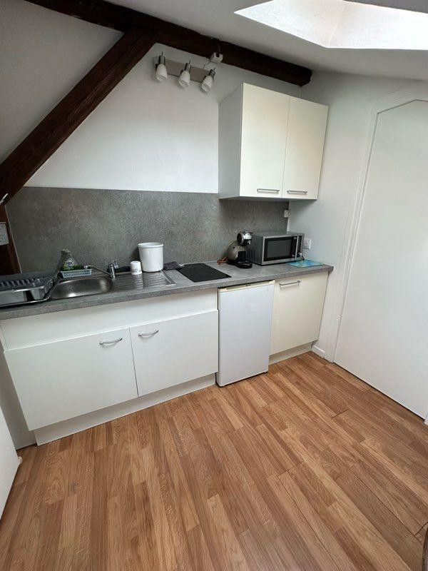 
                                                Location
                                                 Charmant F2/F3 meublé 30m2 carrez