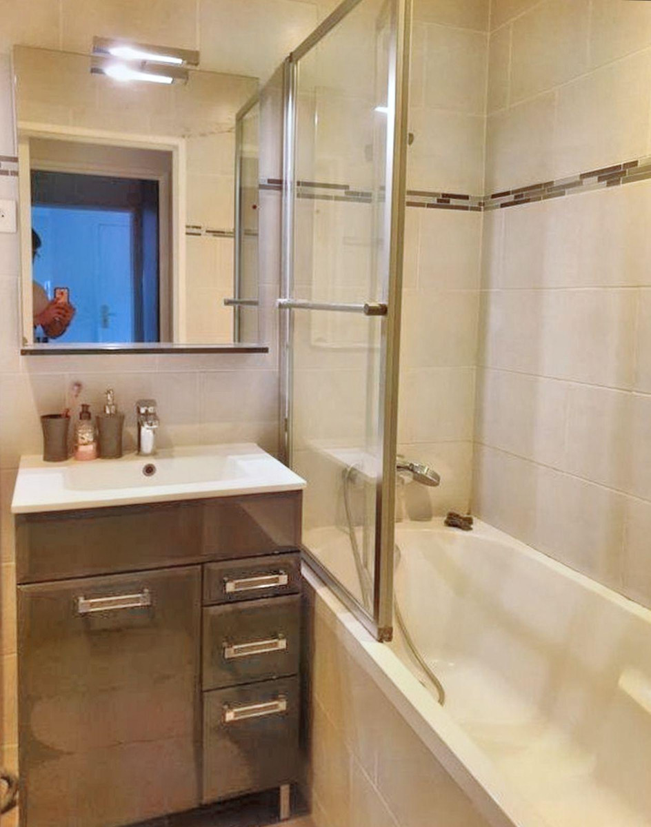 
                                                Location
                                                 Charmant F4, vue imprenable sur Paris