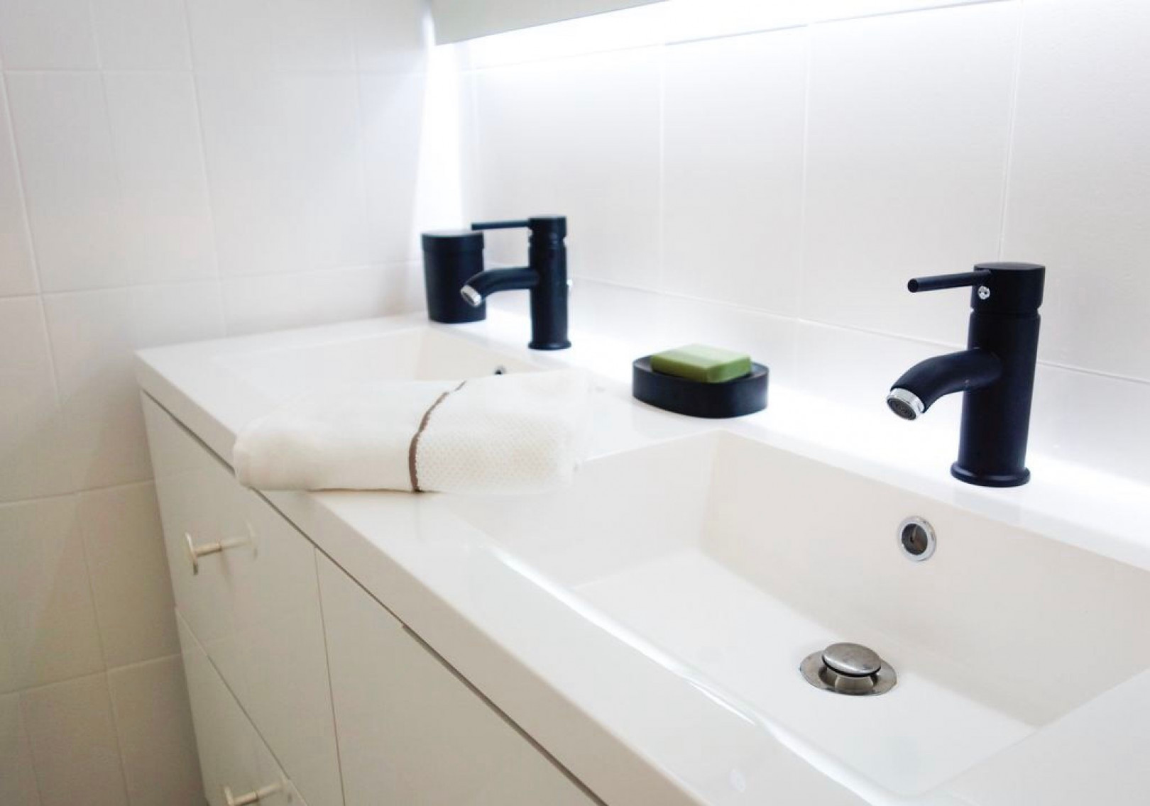 
                                                Location
                                                 Charmant grand 2 pièces 65m2 center5 min de la plage 1 chambre séparée (loyer tout inclus)
