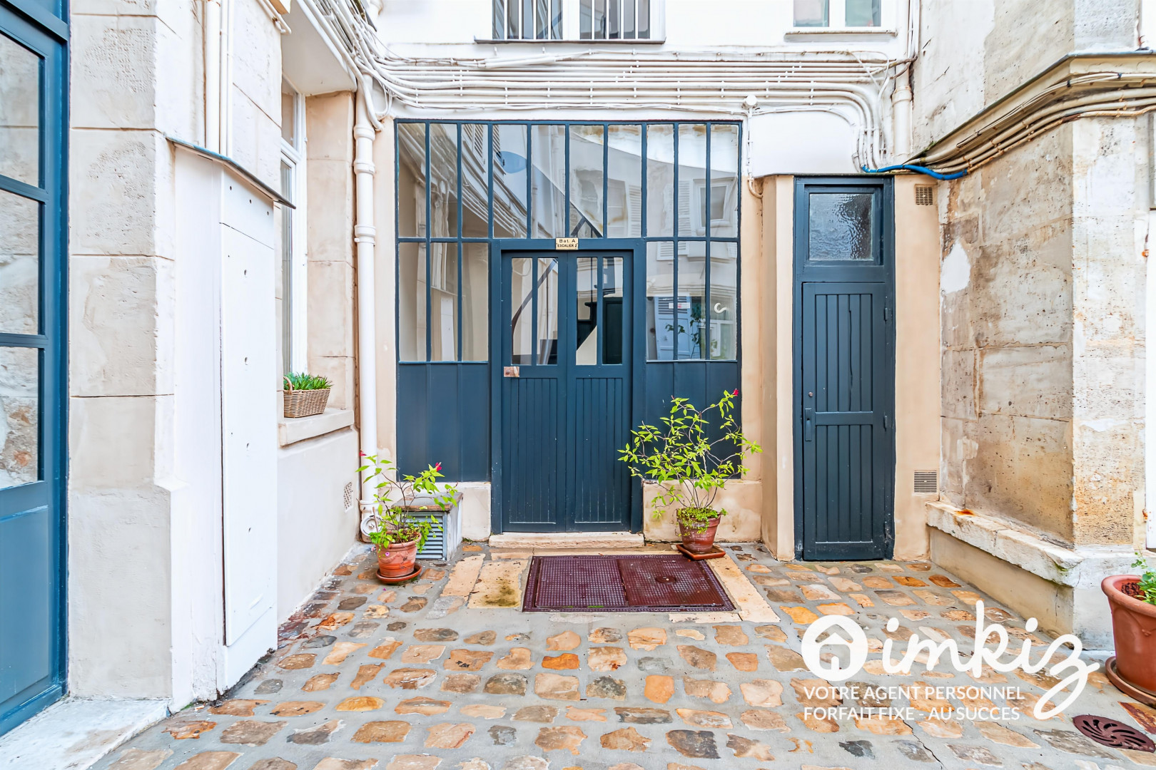 
                                                Vente
                                                 Charmant Grand Studio Eglise d'Auteuil