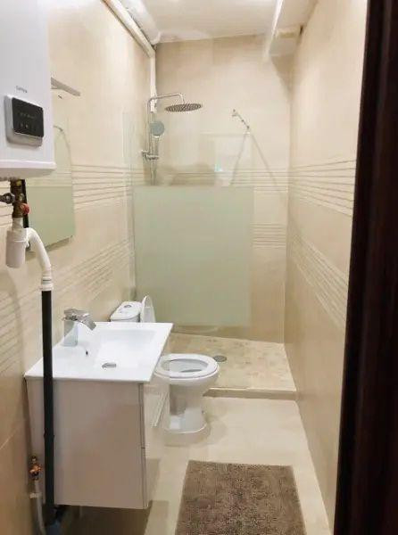 
                                                Location
                                                 Charmant, parquet, belle hauteur sous plafond