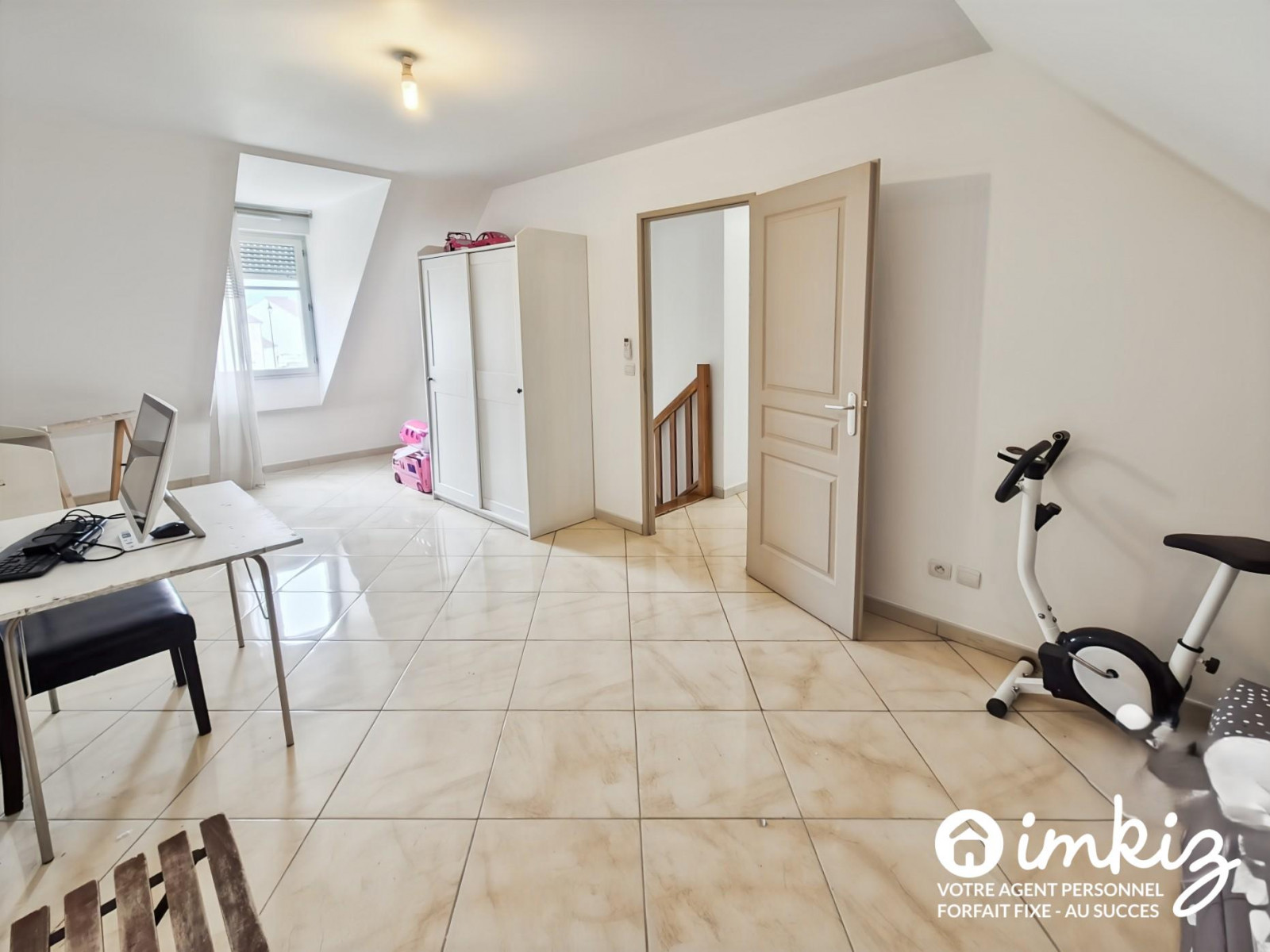 
                                                Vente
                                                 Charmant pavillon indépendant avec garage