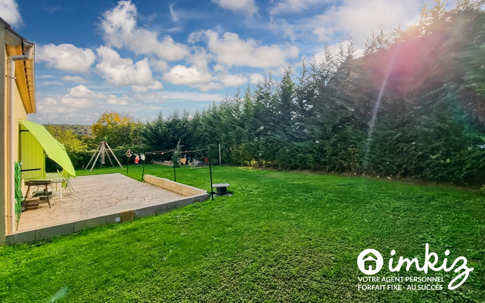 
                                                Vente
                                                 Charmant pavillon indépendant avec garage