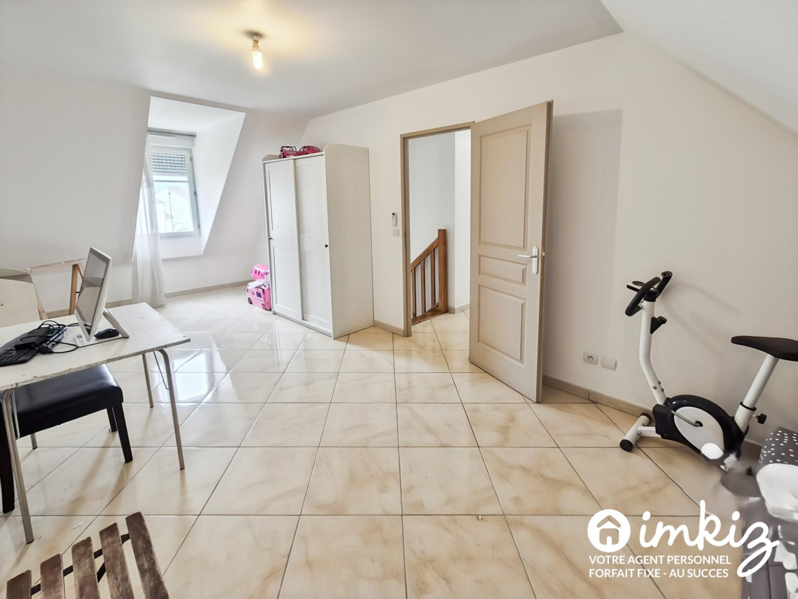 
                                                Vente
                                                 Charmant pavillon indépendant avec garage