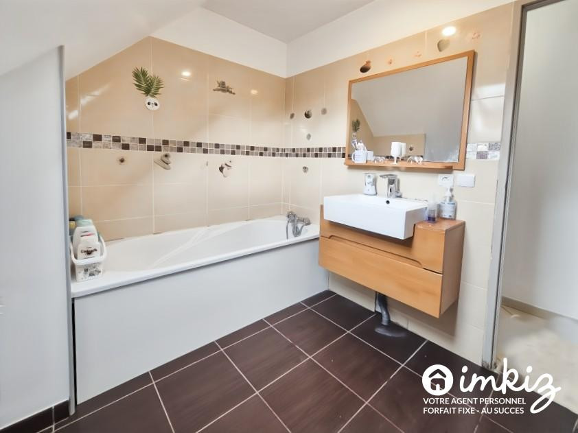 
                                                Vente
                                                 Charmant pavillon indépendant avec garage