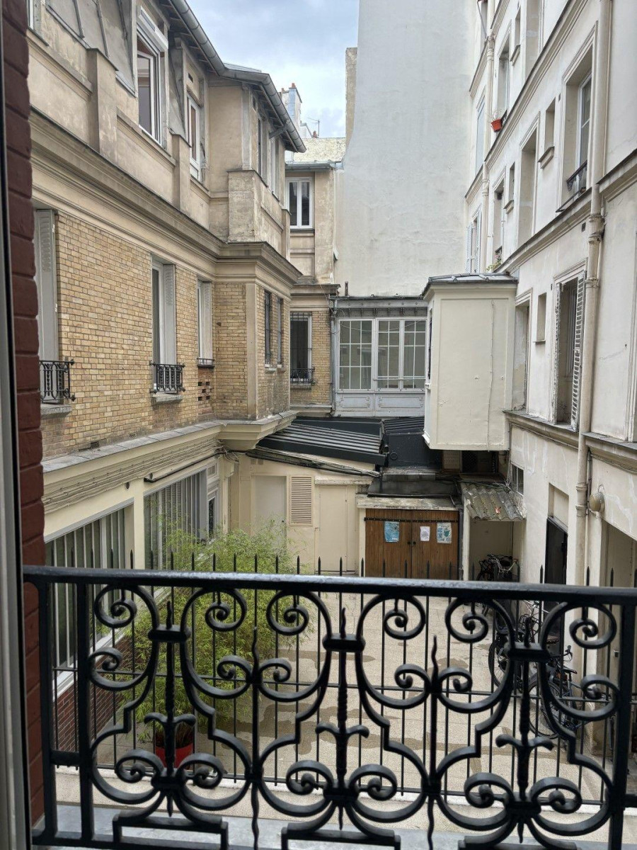 
                                                Location
                                                 Charmant petit appartement