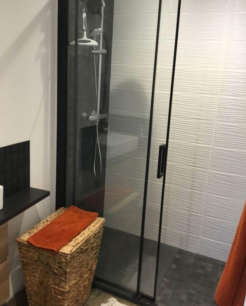 
                                                Location
                                                 Charmant petit Loft sous toit centre Nantes