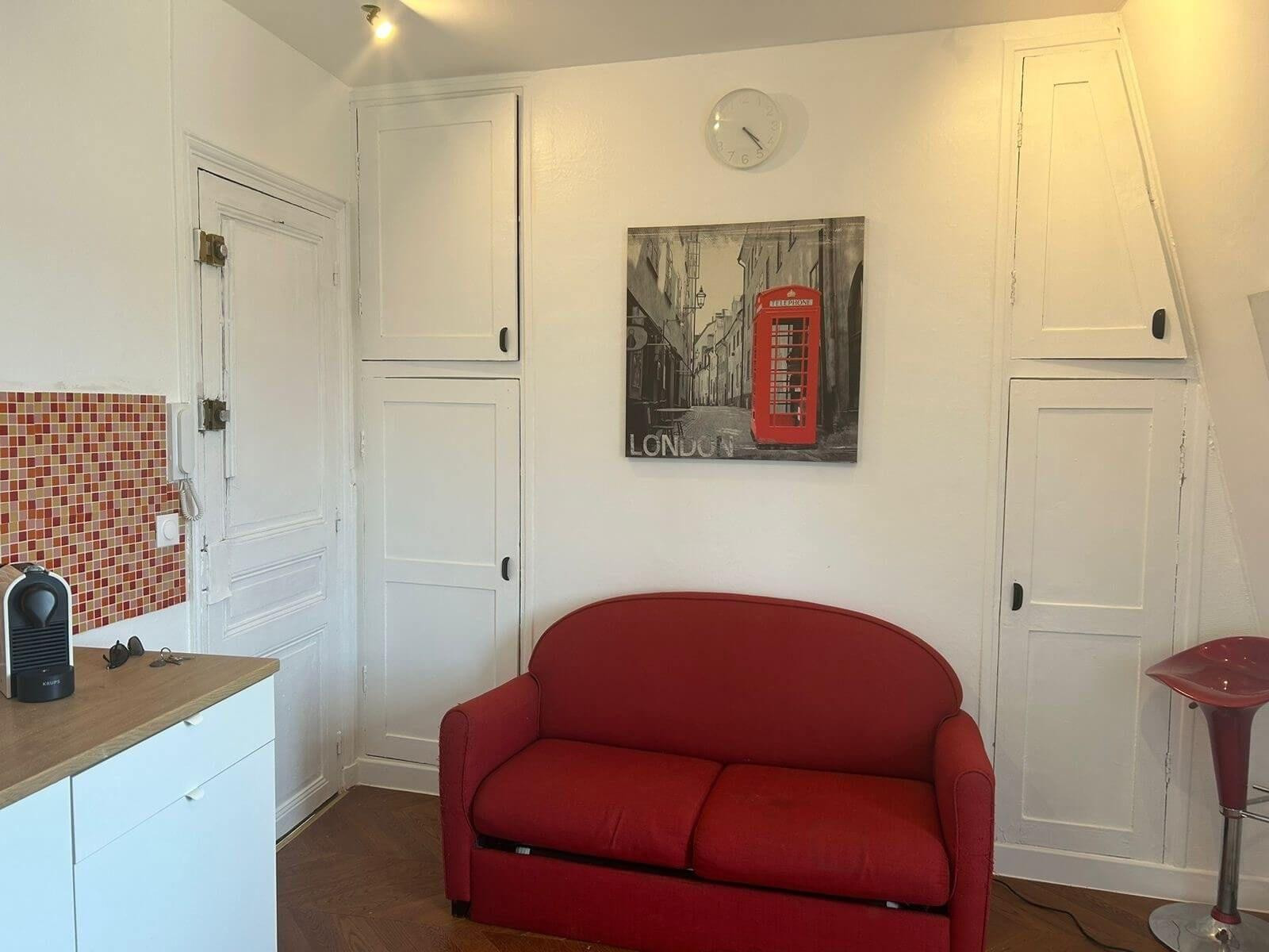 
                                                Location
                                                 Charmant studio 13m² meublé et refait à neuf