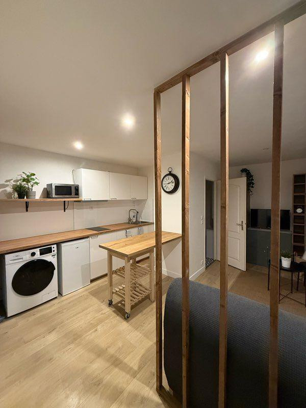 
                                                Location
                                                 Charmant studio 20m² refait à neuf