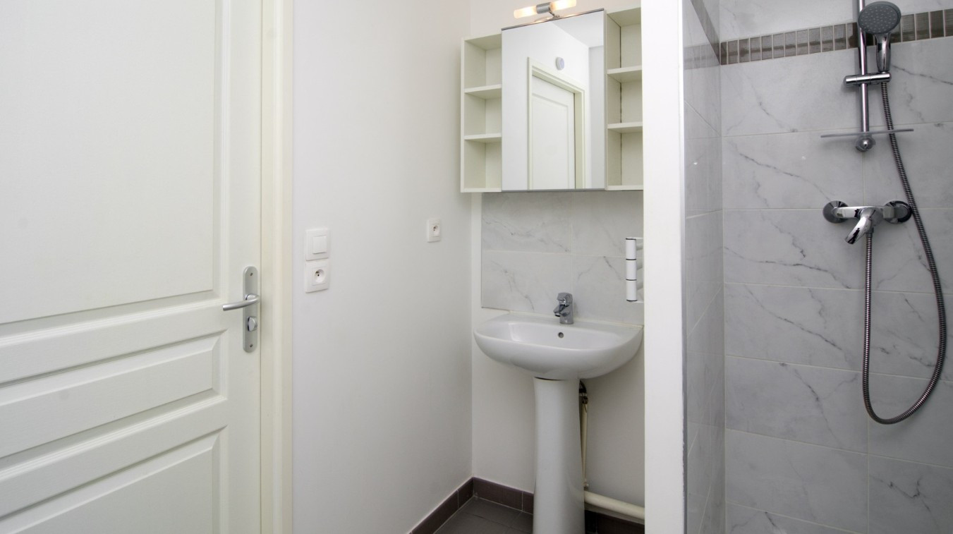 
                                                Location
                                                 Charmant Studio 21m² Refait à Neuf