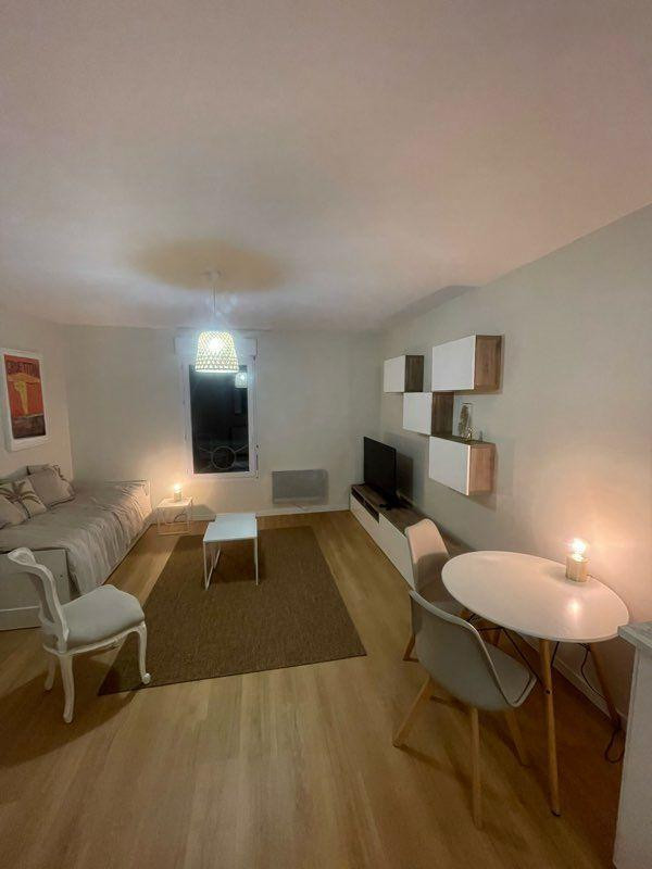 
                                                Location
                                                 Charmant studio 25m2 meublé avec parking