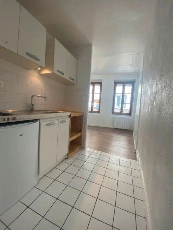 
                                                Location
                                                 Charmant studio 30m² plein centre de Saint-Étienne