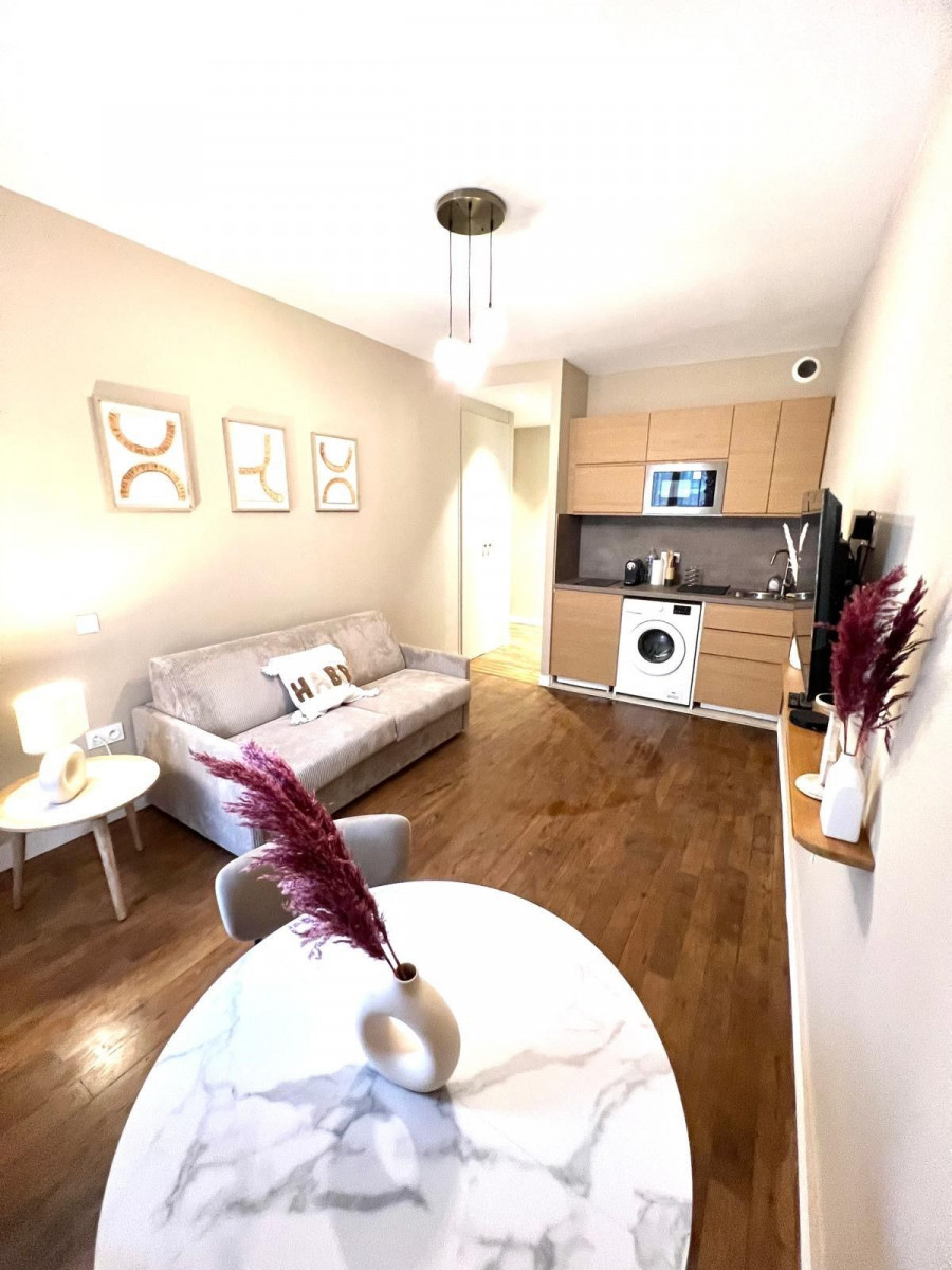
                                                Location
                                                 Charmant studio à Boulogne (loyer tout inclus)