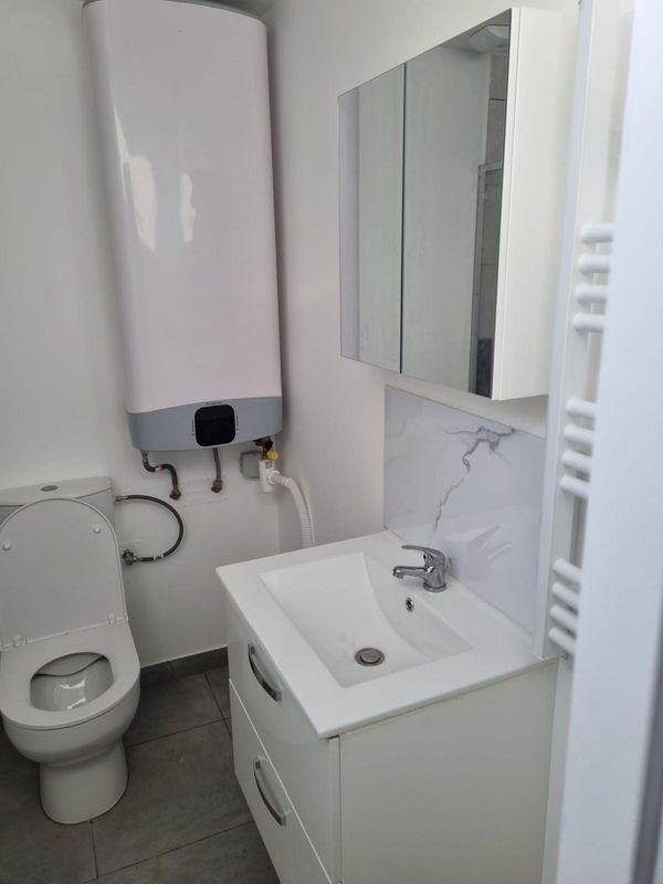 
                                                Location
                                                 Charmant studio à louer