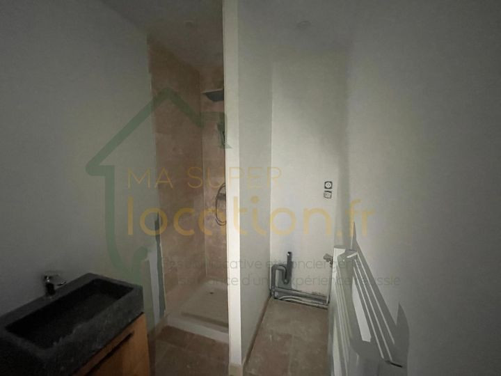 
                                                Location
                                                 Charmant Studio à SAINT-QUENTIN au coeur de la ville