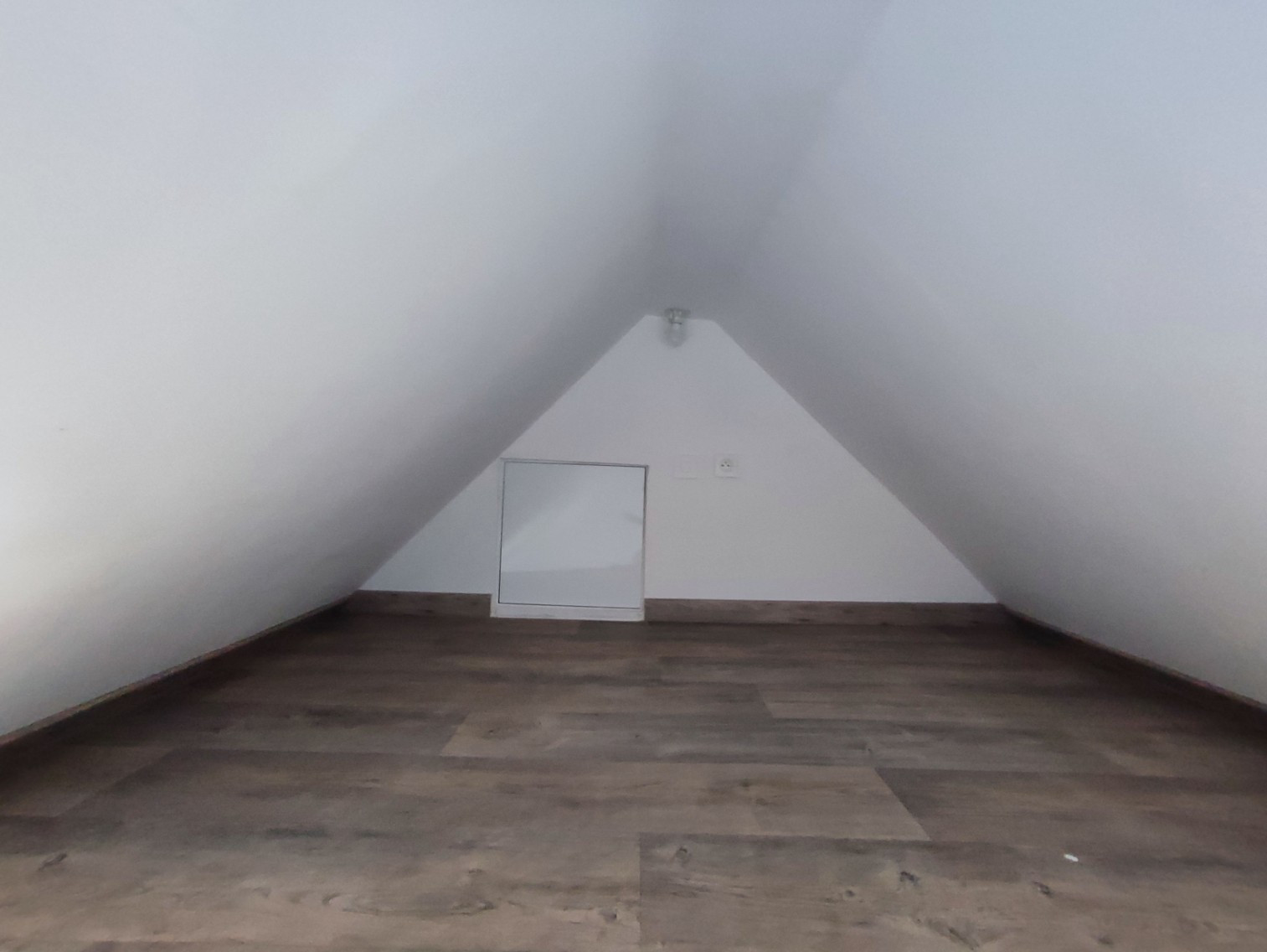 
                                                Location
                                                 Charmant studio avec cour et mezzanine