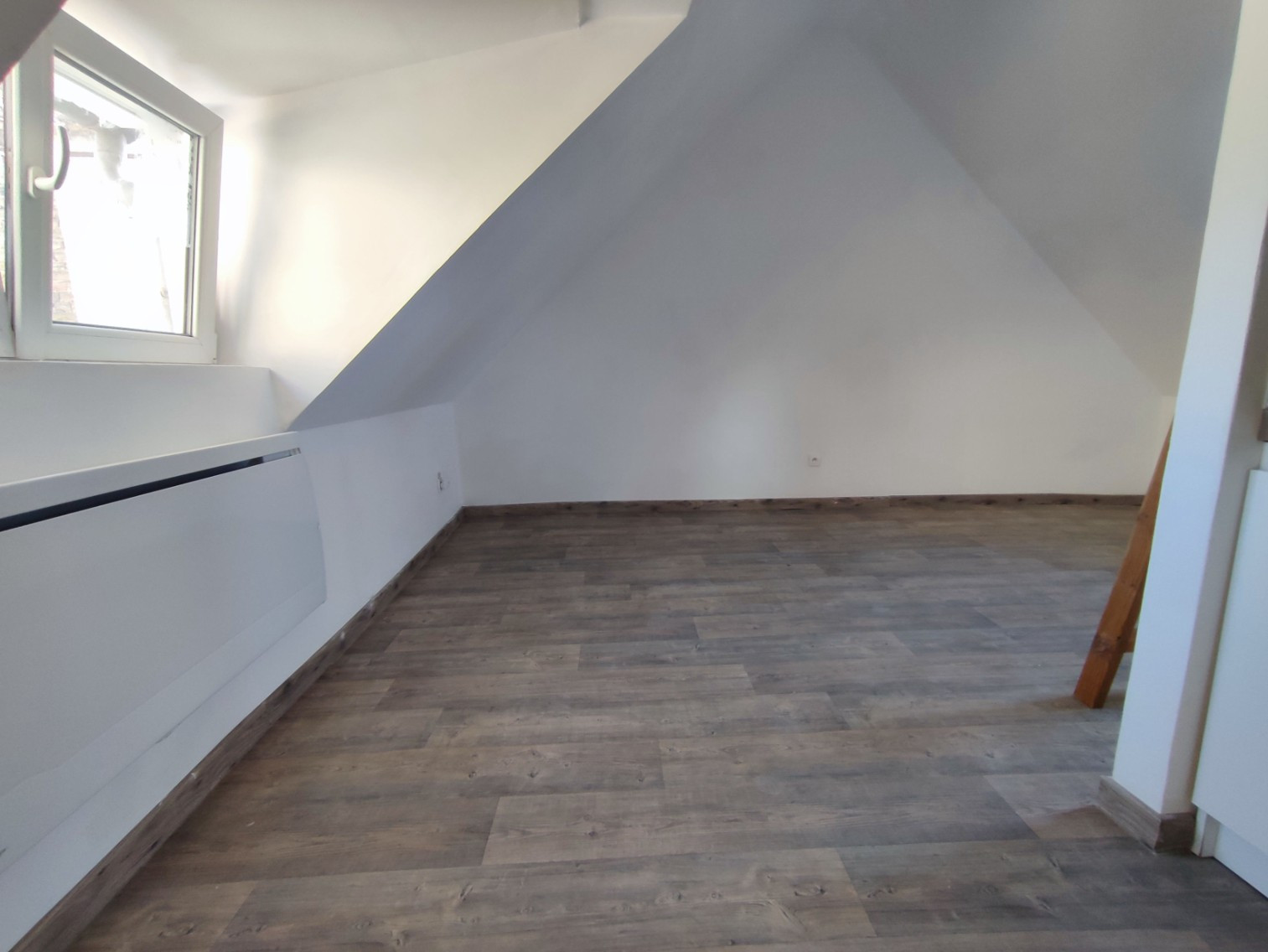 
                                                Location
                                                 Charmant studio avec cour et mezzanine