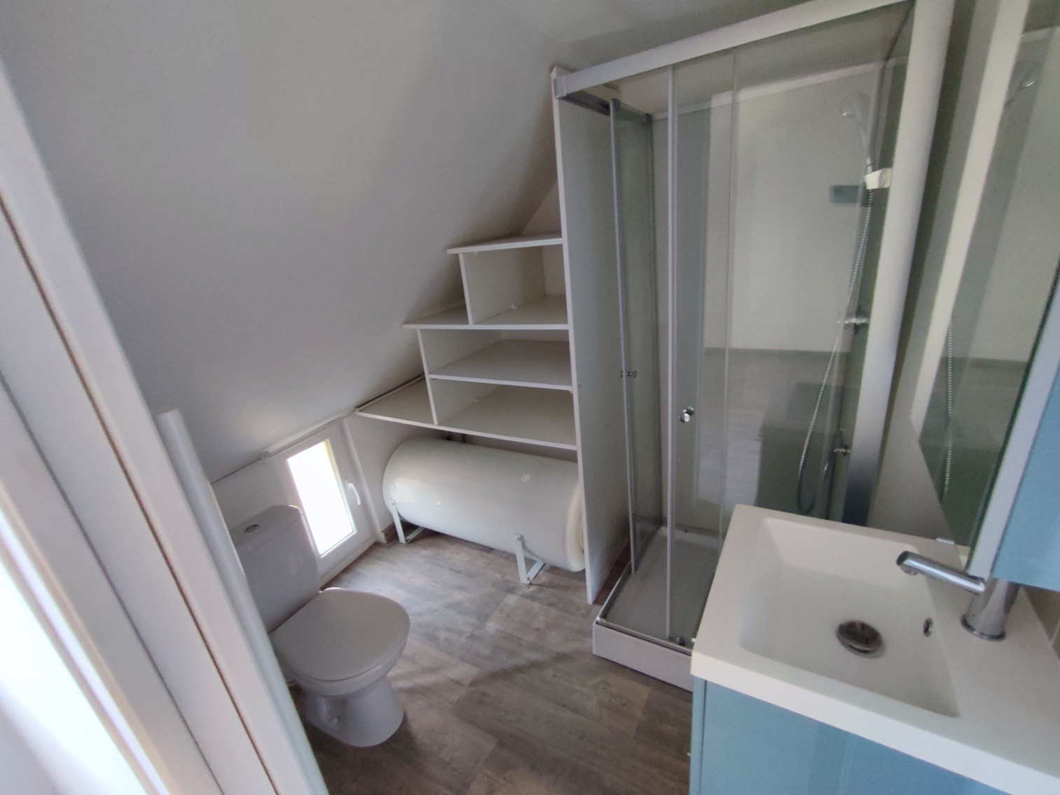 
                                                Location
                                                 Charmant studio avec cour et mezzanine