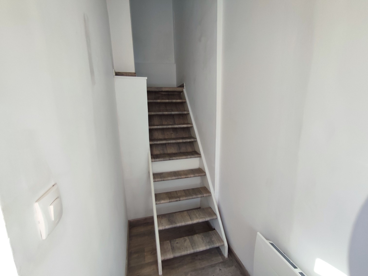 
                                                Location
                                                 Charmant studio avec cour et mezzanine