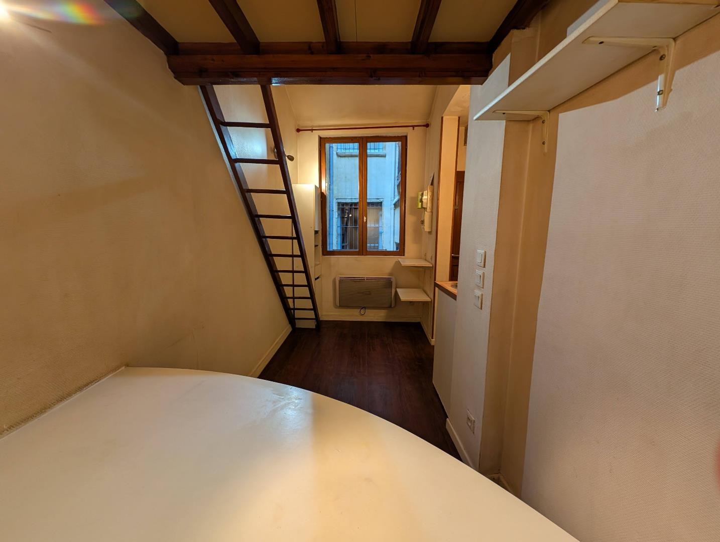 
                                                Vente
                                                 Charmant studio avec mezzanine dans le vieux Lyon