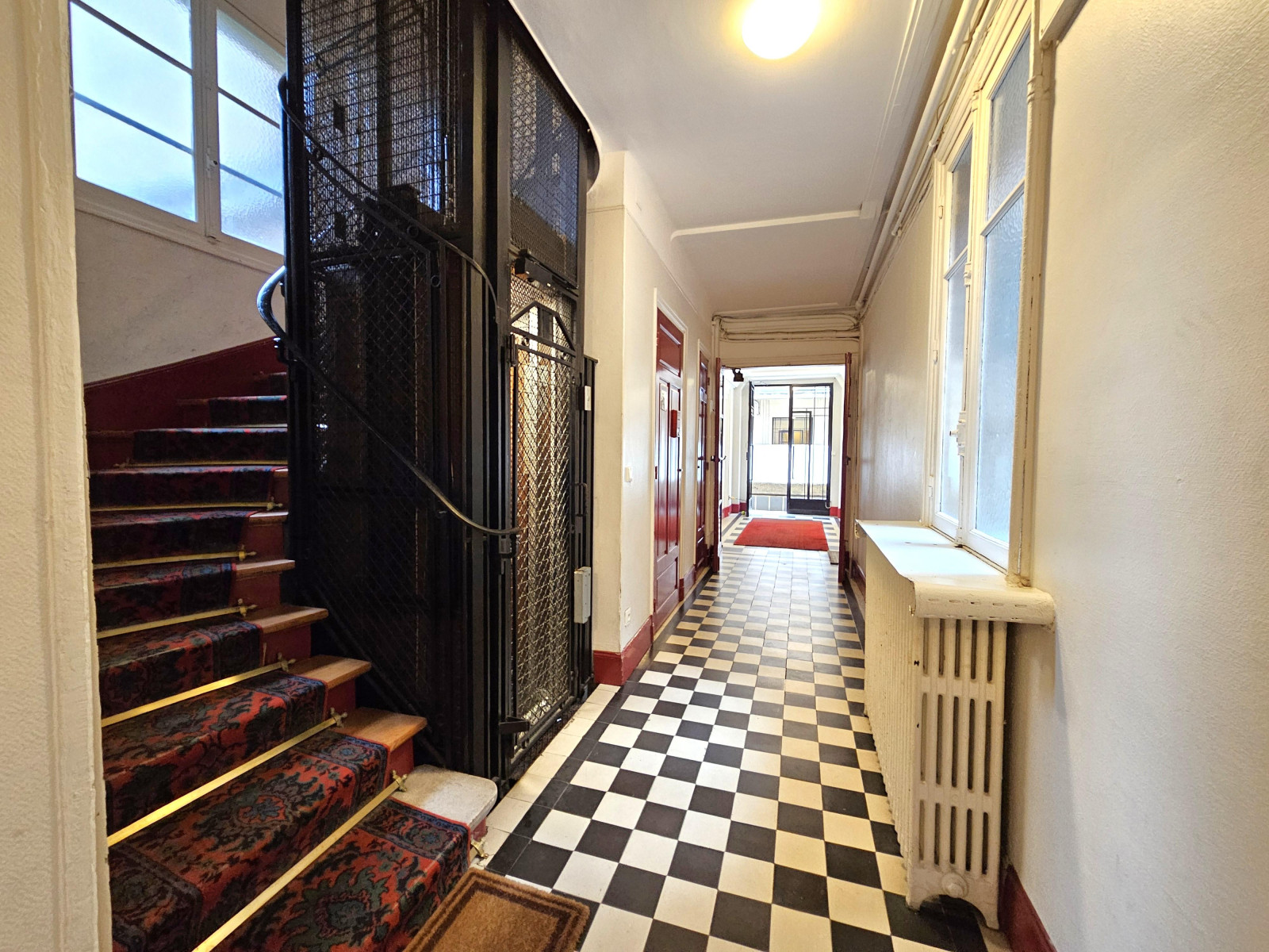 
                                                Vente
                                                 Charmant studio avec terrasse de 24 m²