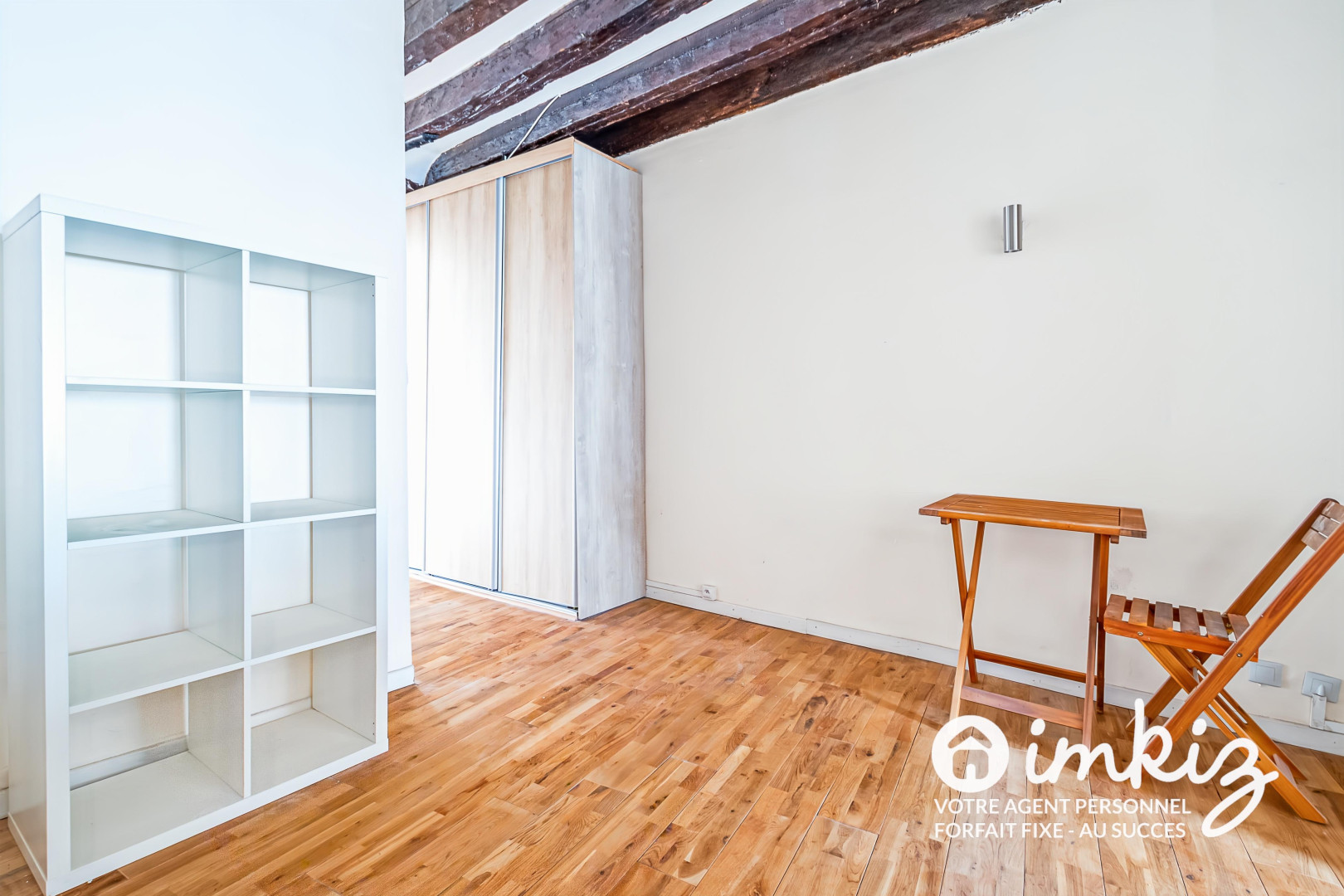 
                                                Vente
                                                 Charmant studio bonne rentabilité.