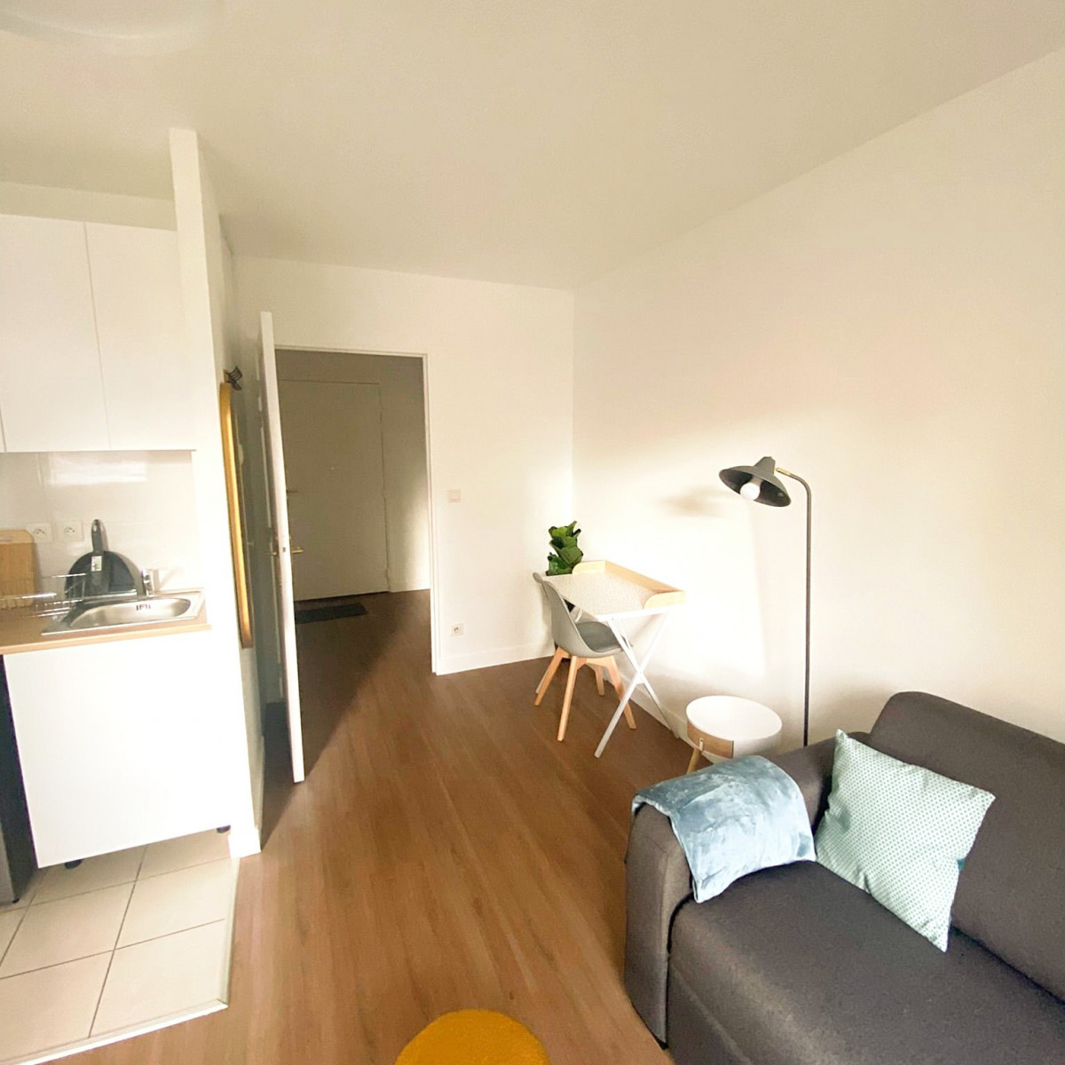 
                                                Location
                                                 Charmant Studio de 25m2 à Asnières-sur-Seine