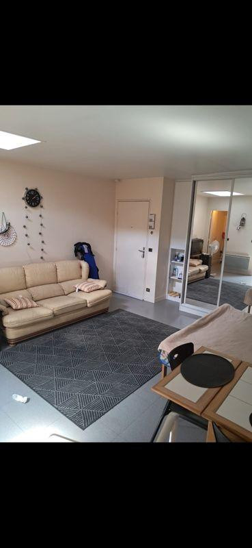 
                                                Location
                                                 Charmant studio de plus de 20M2