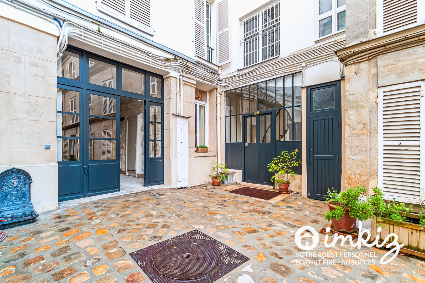 
                                                Vente
                                                 Charmant studio Eglise d'Auteuil.