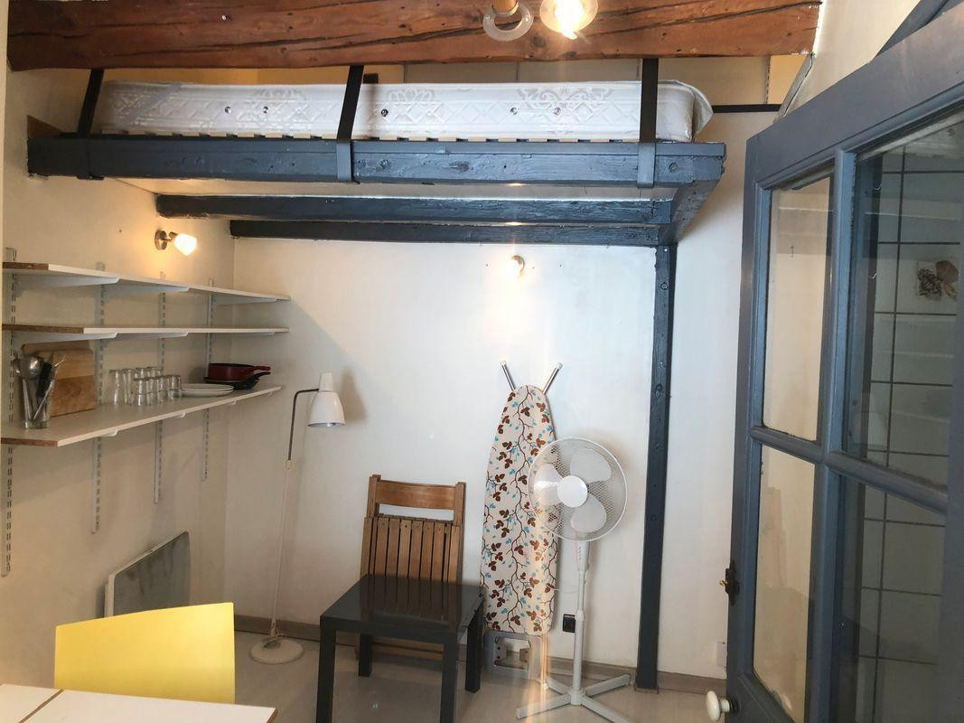 
                                                Location
                                                 Charmant studio équipé et propre Tram sur place