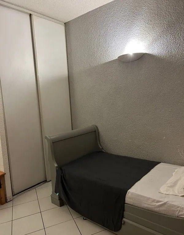 
                                                Location
                                                 Charmant studio meublé 20m²