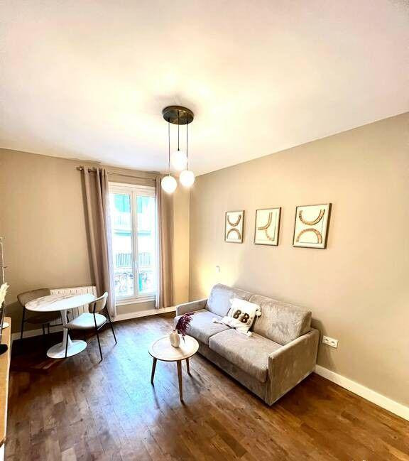 
                                                Location
                                                 Charmant studio meublé 24 m² refait à neuf