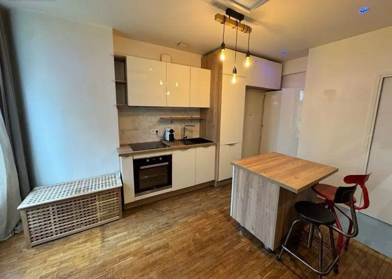 
                                                Location
                                                 Charmant studio meublé 25m² lumineux