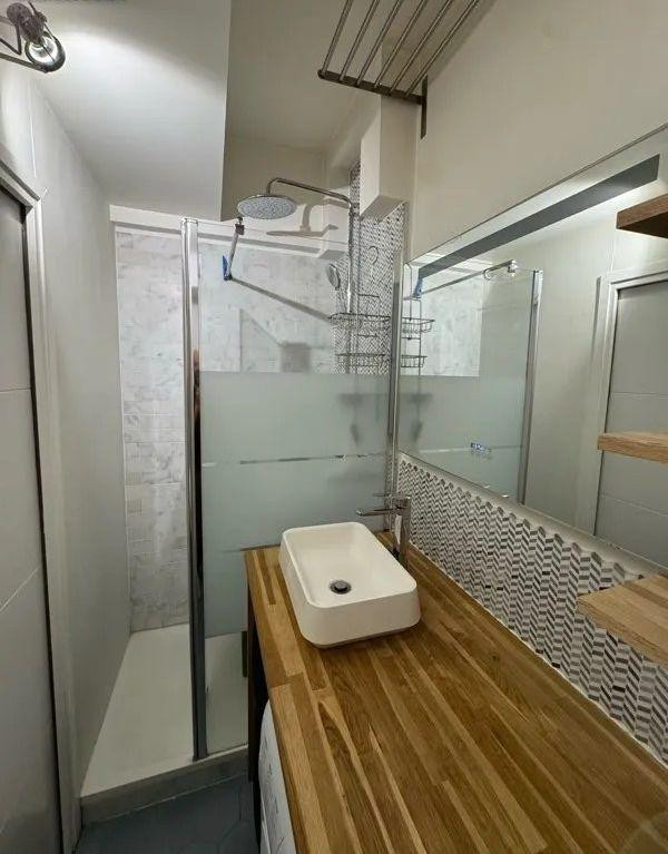 
                                                Location
                                                 Charmant studio meublé 25m² lumineux