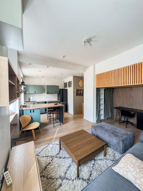 
                                                Location
                                                 Charmant studio meublé 34m² rénové