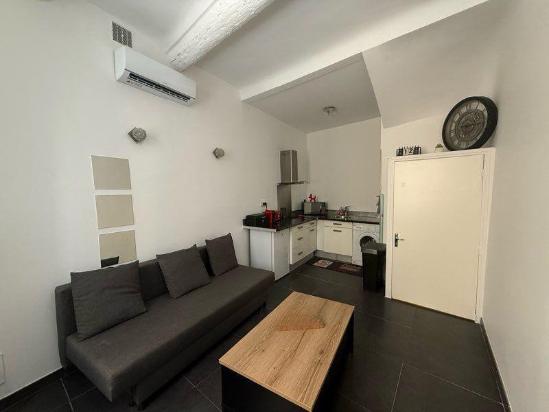 
                                                Location
                                                 Charmant studio meublé à louer - Aix en Provence