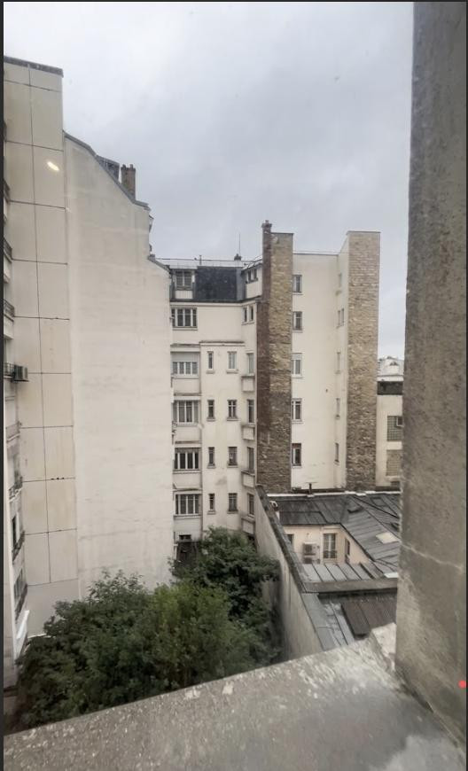 
                                                Location
                                                 Charmant studio meublé de 18m²
