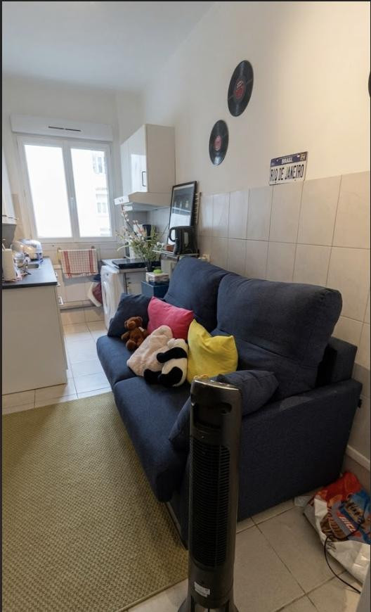 
                                                Location
                                                 Charmant studio meublé de 18m²