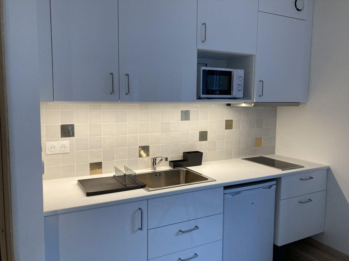 
                                                Location
                                                 Charmant studio meublé de 20m² sans vis-à-vis