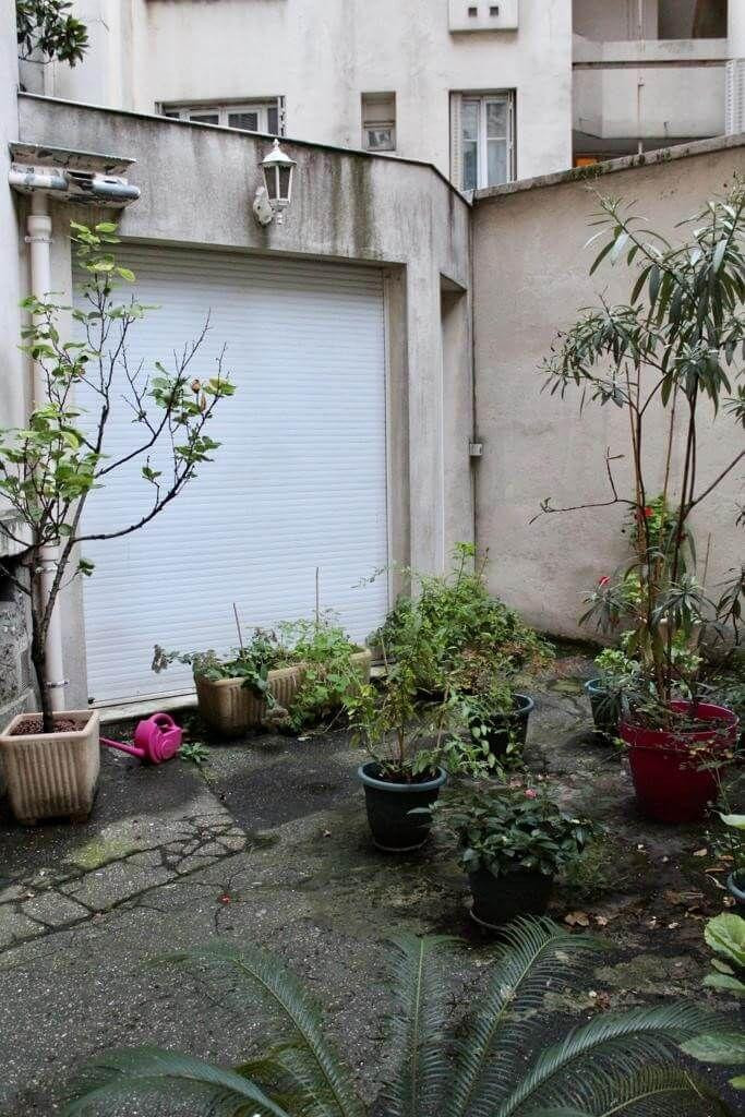
                                                Location
                                                 Charmant studio meublé de 32m² sur cour paisible
