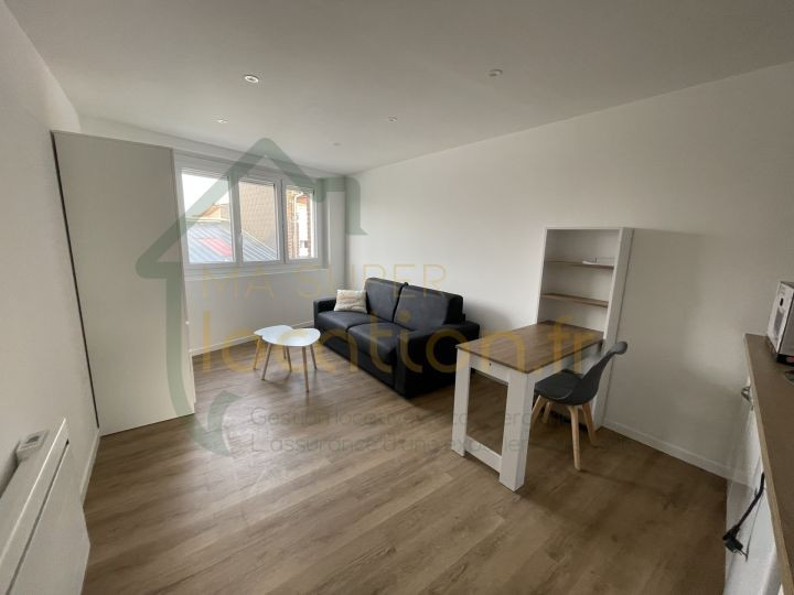 
                                                Location
                                                 Charmant studio meublé en centre ville de Saint-Quentin