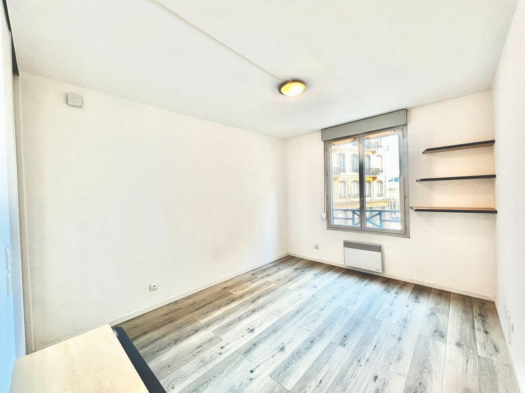 
                                                Location
                                                 Charmant Studio Neuf 20m²