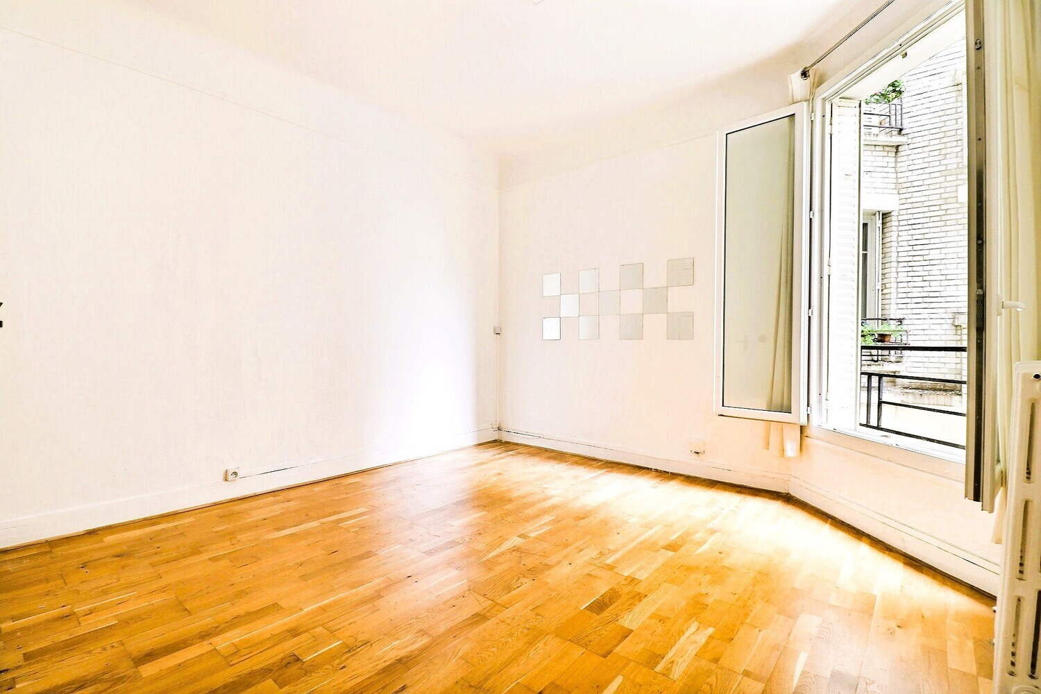 
                                                Vente
                                                 Charmant Studio Paris 15