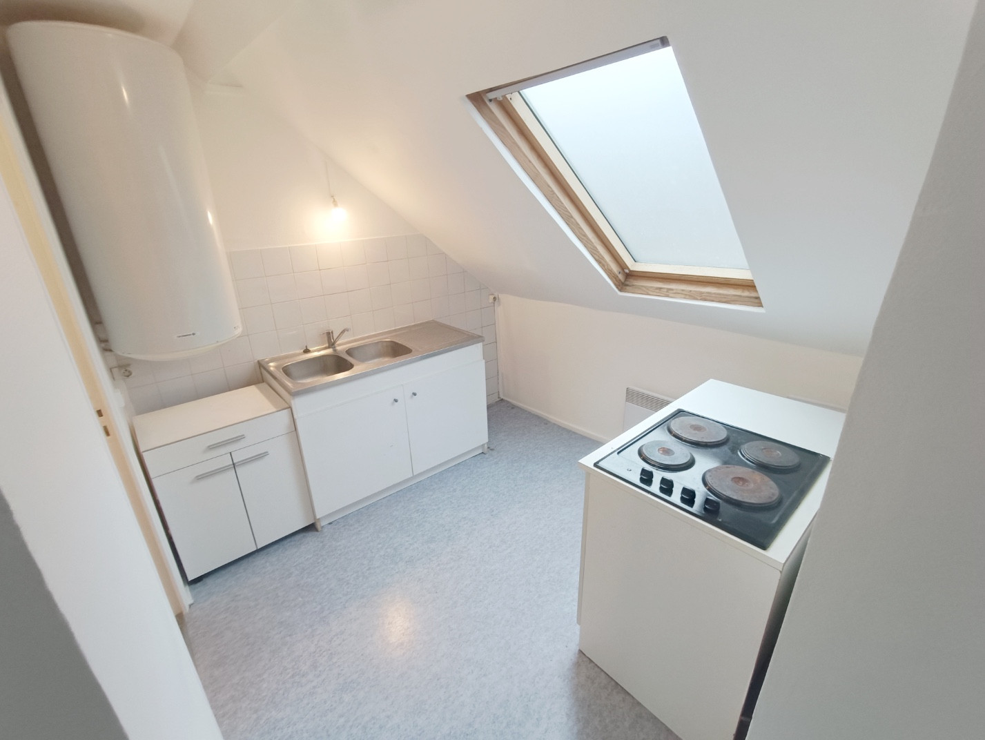 
                                                Location
                                                 Charmant studio proche facs & gare