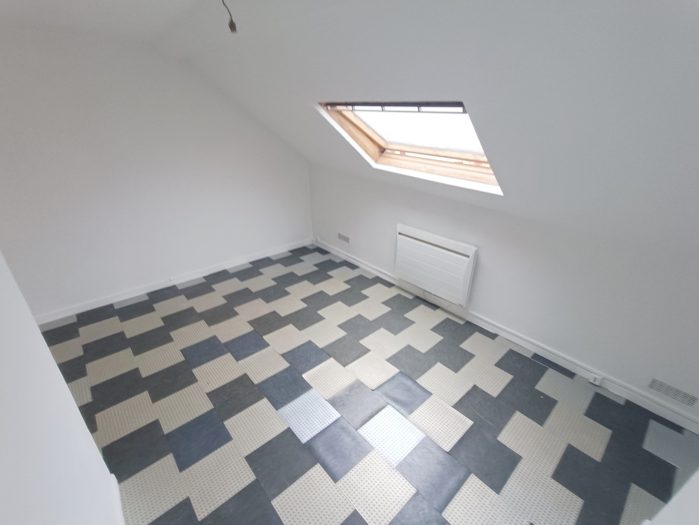 
                                                Location
                                                 Charmant studio proche facs & gare