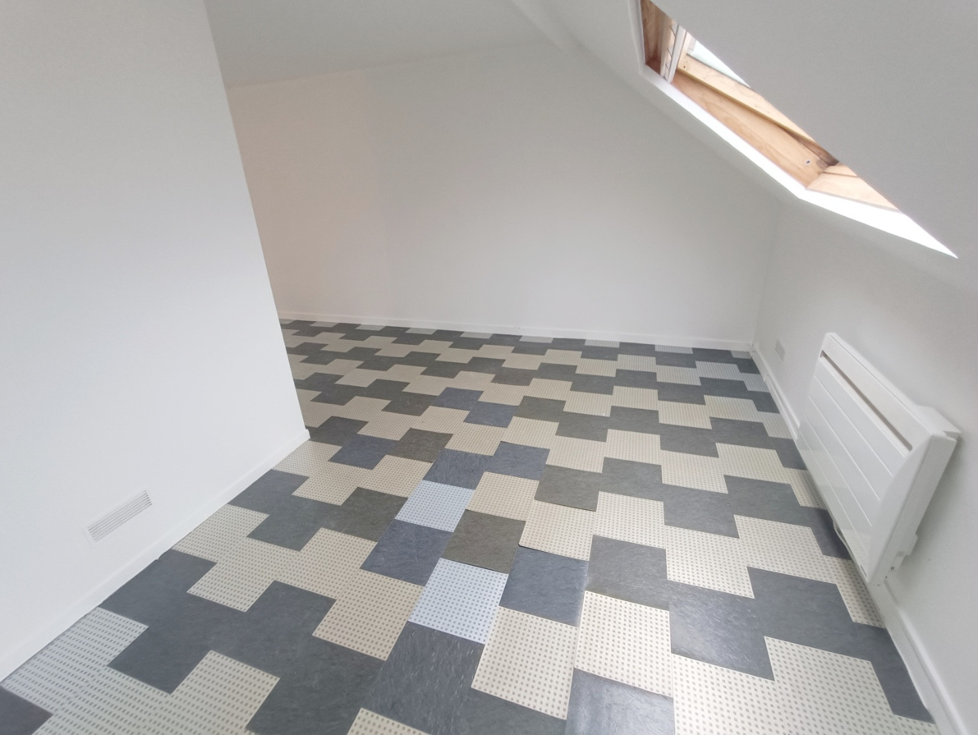 
                                                Location
                                                 Charmant studio proche facs & gare