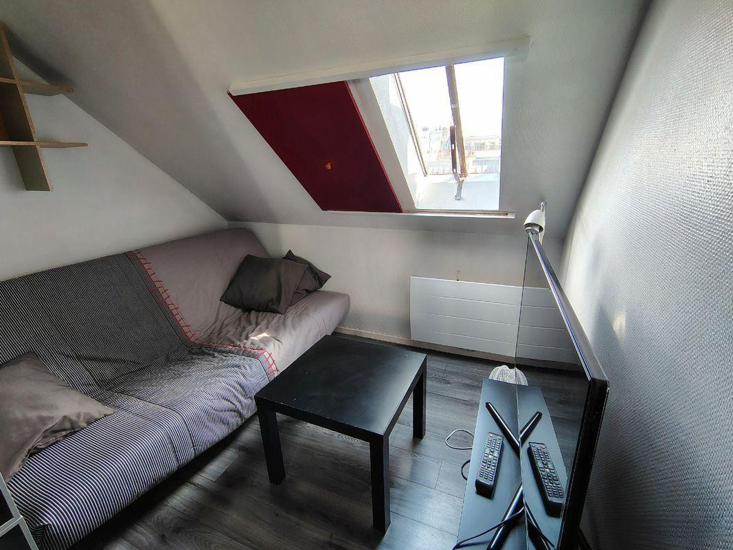 
                                                Location
                                                 Charmant studio République
